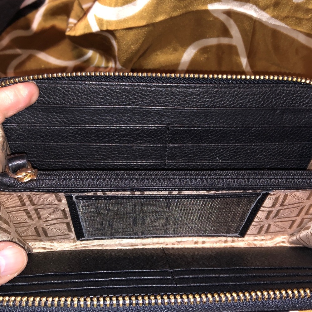 Lodis Leather Wallet.  Make an offer!! 🙂 - Picture 4 of 8